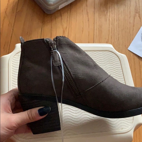 New Eileen Fischer brown Booties size 6.5 leather - Picture 5 of 6